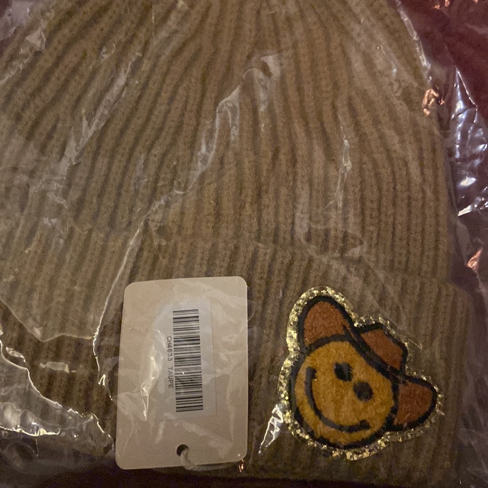 Smiley hat warm camel color BN